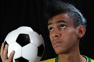 kaiyun登录入口-五大联赛门将出球模式变化与球队传导效率关联，门将出来踢球  第3张