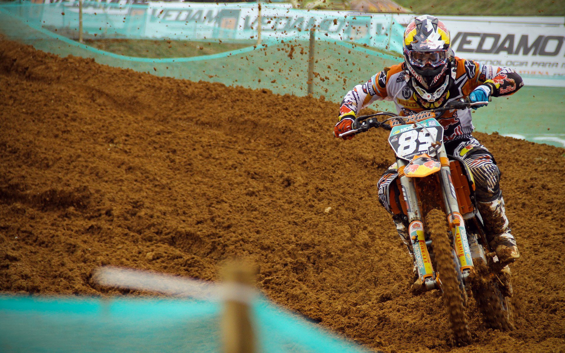 开云官方-胡贝特·科斯赛场风采尽显未来之星，胡贝尔特