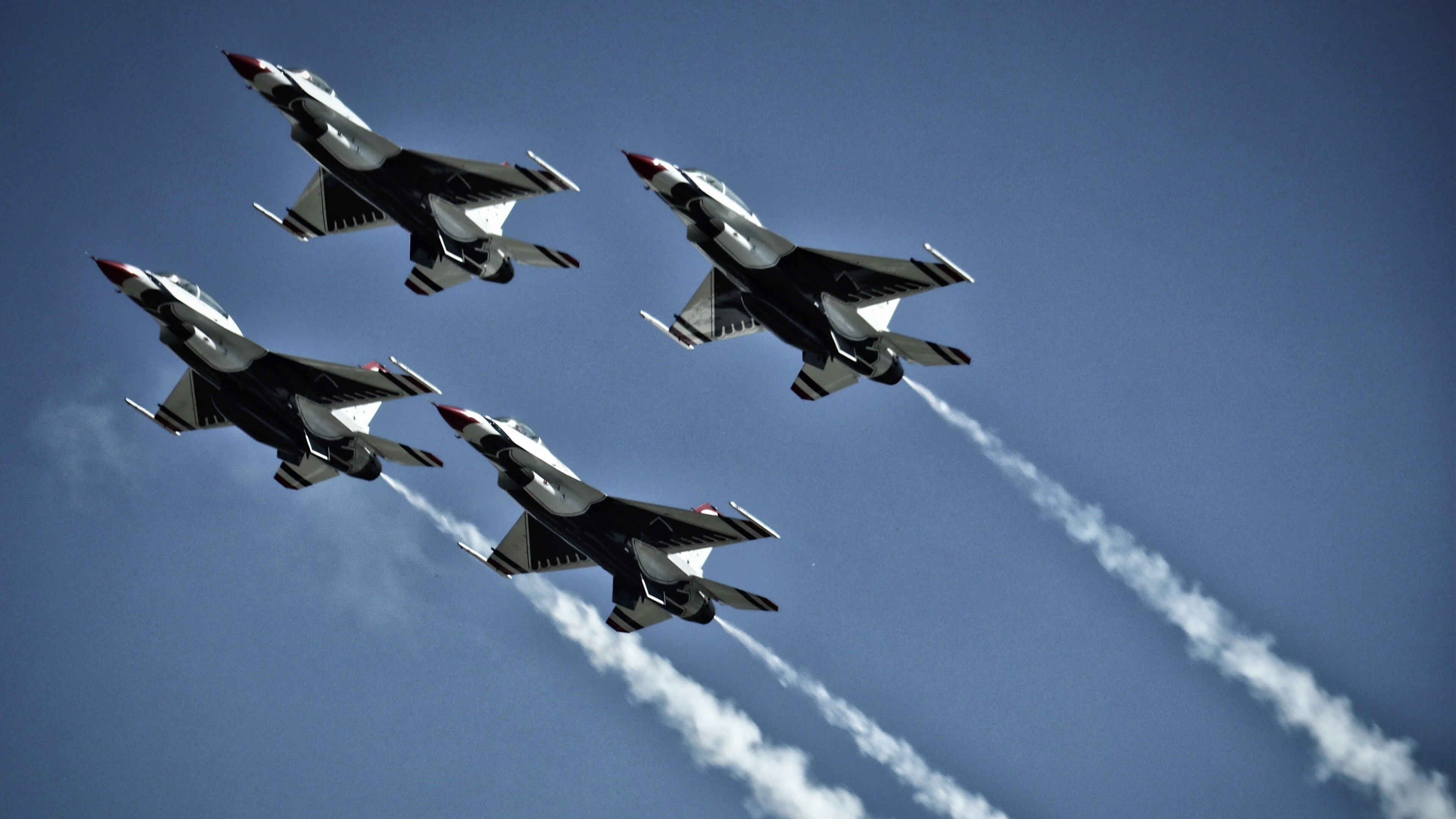 开云kaiyun-艾比·德尔福：南非队防线上的定海神针，每次防守都成为亮点，艾比利德尔